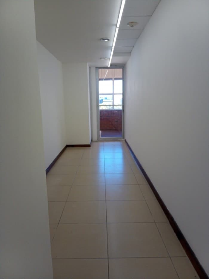 Oficina Comercial en Renta en zona 9 Guatemala — foto 3