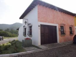 CityMax Antigua renta casa dentro de residencial de Jocotenango Sac!