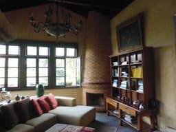 Vendo casa con hermoso y amplio jardín en San Pedro Las Huertas Antigua Guatemala