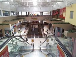 Locan 2o nivel Centro Comercial en zona 10