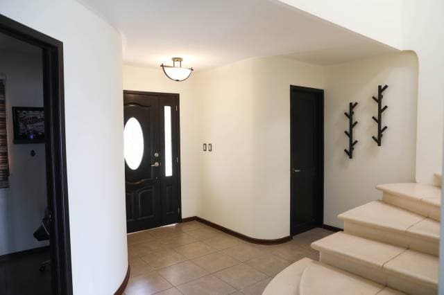 HERMOSA CASA 2 NIVELES EN ZONA 16 — foto 2