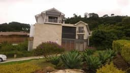 Se vende amplia casa en Exclusivo condomini en zona 16