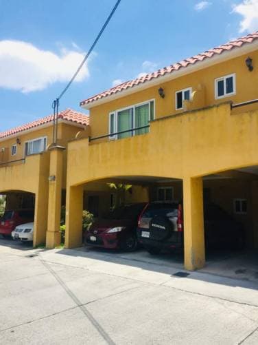 VENDO ESPECTACULAR CASA EN ZONA 17 — foto 1