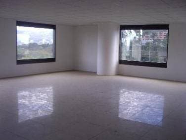 Alquiler Oficina Guatemala Zona 10 — foto 1