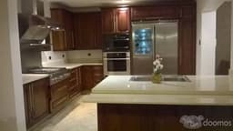 Casa de 2 niveles, con excelentes acabados, ubicada en Condominio Altos de San Gaspar, zona 16.