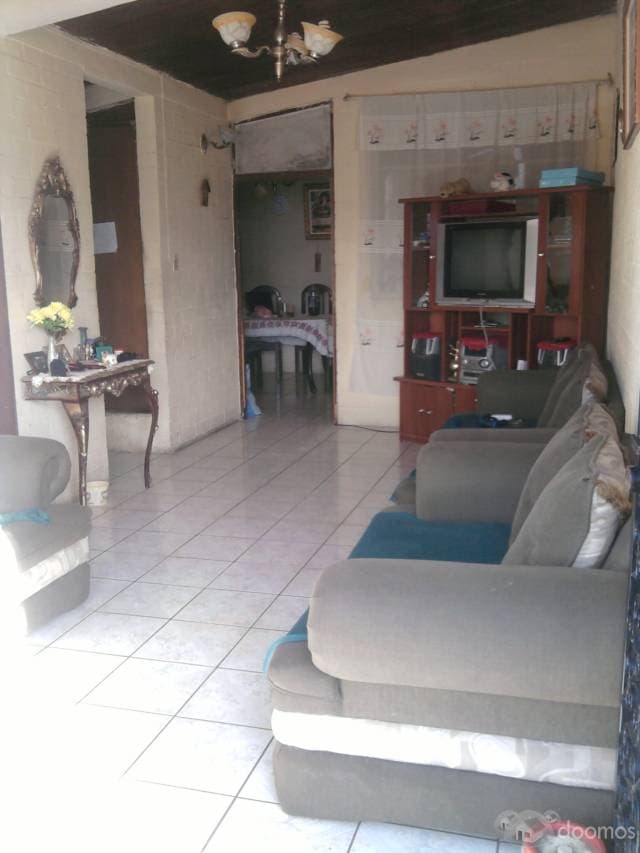 VENDO LINDO Y AMPLIO APARTAMENTO DE 2DO. NIVEL — foto 1