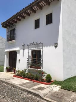 CityMax Antigua renta casa amueblada en residencial de Antigua Guatemala