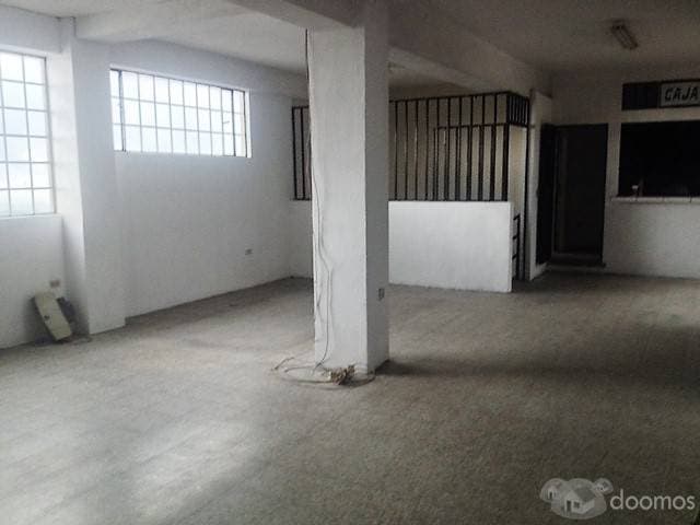 Alquilo Oficinas con bodegas y amplio estacionamiento — foto 3