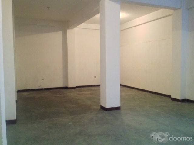 Alquilo Oficinas con bodegas y amplio estacionamiento — foto 6