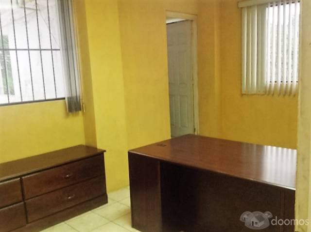 Alquilo Oficinas con bodegas y amplio estacionamiento — foto 8