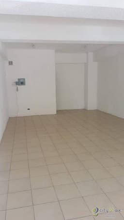 Alquiler local comercial Zona 10 en primer nivel, acceso a calle