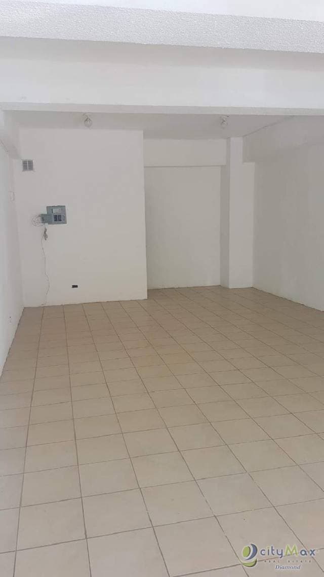 Renta Local zona 10 — foto 2