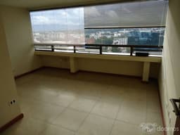 OFICINA EN RENTA EN ZONA 10 CERCA AVENIDA REFORMA