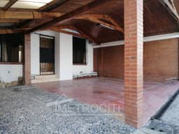 Amplia casa en renta en Z15