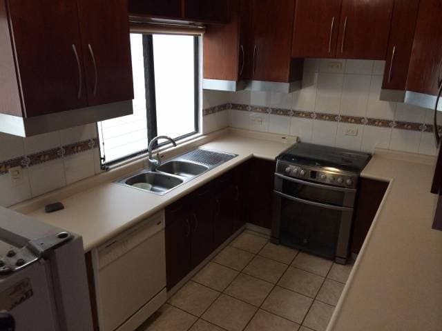 Casa en renta zona 16 en condominio — foto 2