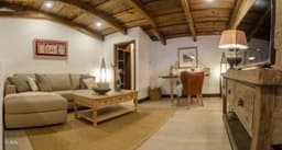 VENTA DE CASA BOUTIQUE EN ANTIGUA GUATEMALA, CASA VELVET EN VENTA