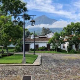 CASA AZUL VENTA EN PLANOS, CORTIJO DE LAS FLORES CIUDAD VIEJA SACATEPEQUEZ