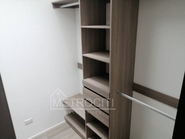 MODERNA CASA PARA ESTRENAR EN VENTA EN ZONA 15 — foto 8