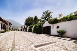 CityMax antigua vende casa en residencial de Antigua Guatemala