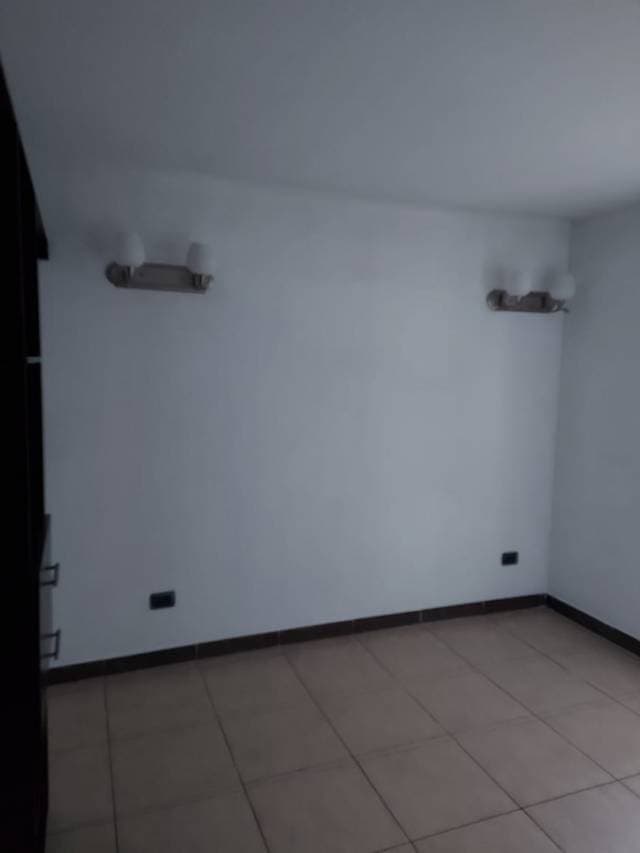 Excelente Precio de Apartamento en Venta zona 11 Torre Mariscal — foto 5