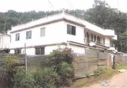 CASA CON TERRRENO