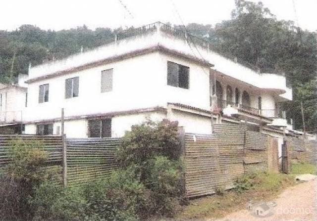 CASA CON TERRRENO