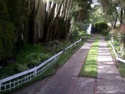 CASA CON TERRRENO