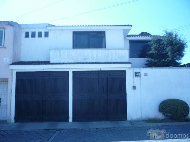 Alquilo casa en zona residencial — foto 1