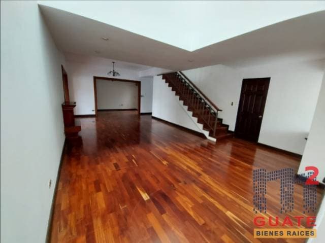 Casa de 440 m2 de construcción, en Venta Santa Catarina Pínula — foto 3