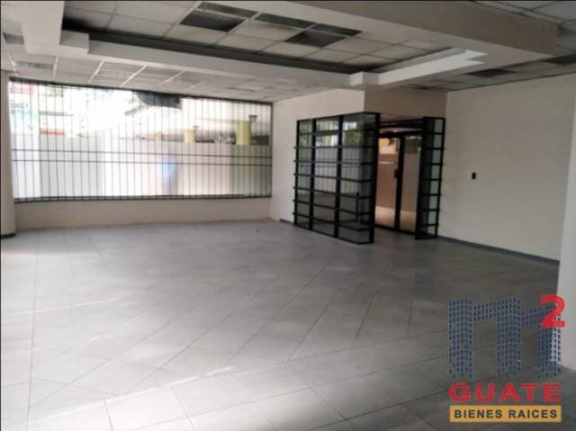 Local de 220.75 m2 de construcción en Venta, Zona 12 — foto 1