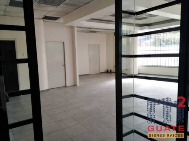 Local de 220.75 m2 de construcción en Venta, Zona 12 — foto 4
