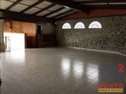 Casa de 280 m2 de construcción, en Venta Carretera a San José Pínula