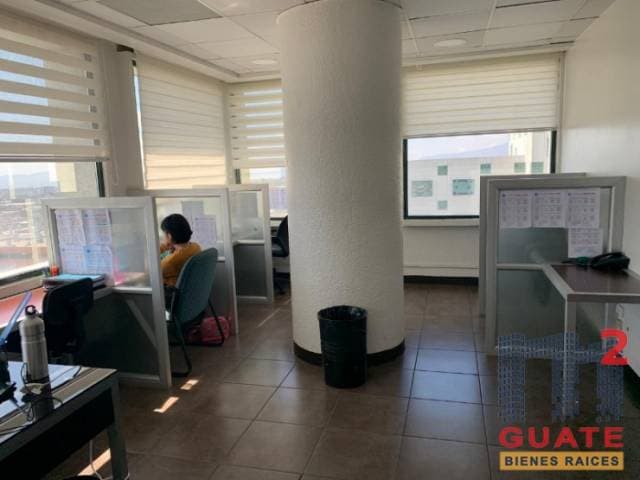 Oficina de 346 m2 de construcción en Venta, Zona 11 — foto 3