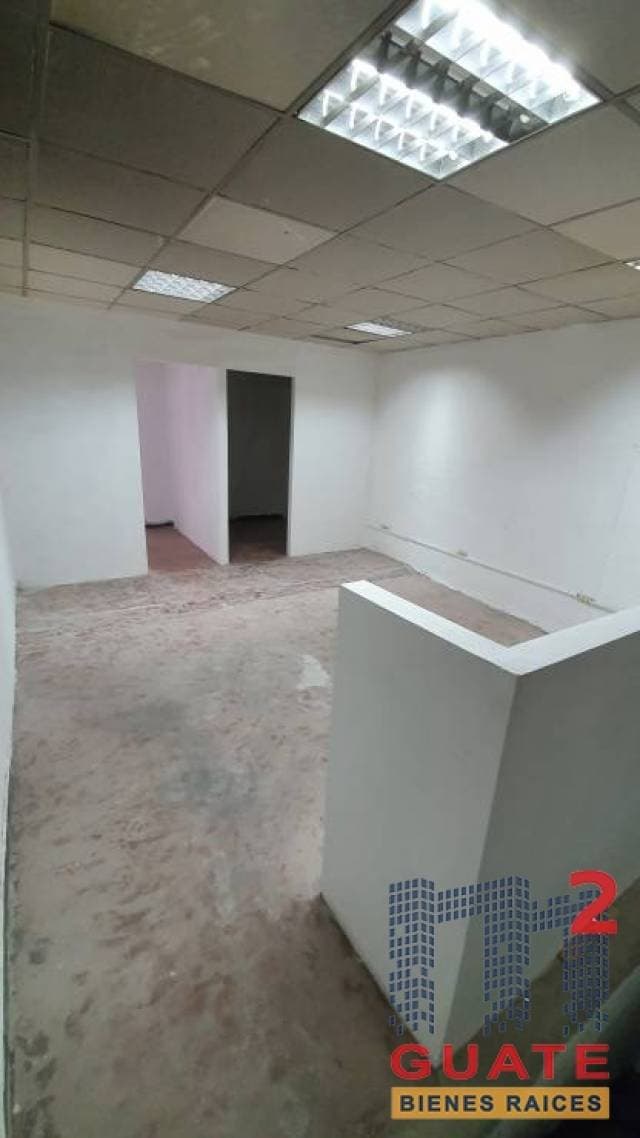 Local de 126 m2 de construcción, en Renta Zona 10 — foto 5