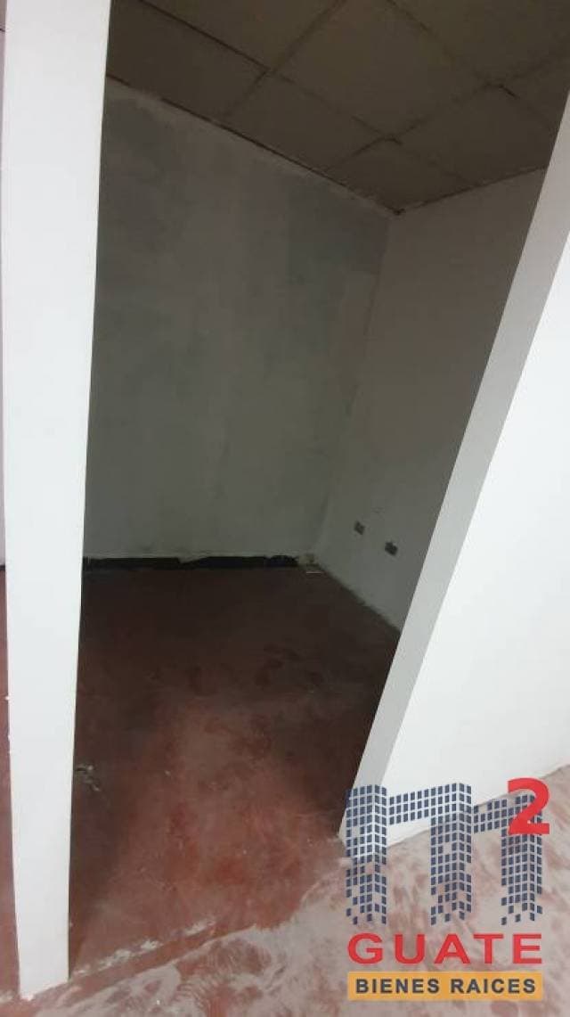Local de 126 m2 de construcción, en Renta Zona 10 — foto 6