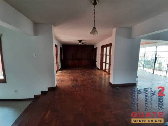 Casa de 302 m2 de construcción, en Renta, Zona 15 — foto 3