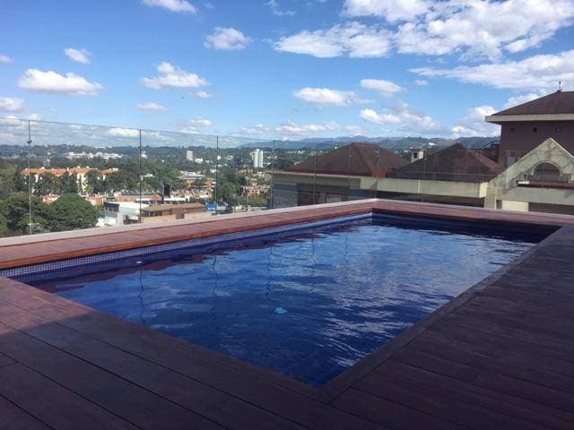APARTAMENTO EN VENTA  ZONA 10. — foto 2