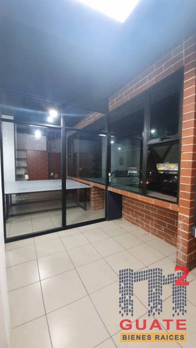 Oficina de 49 m2 de construcción, en Renta Zona 11 — foto 2