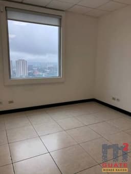 Oficina de 87.88 m2 de construcción en Renta, Zona 10