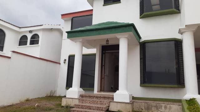 CASA EN VENTA SAN CRISTÓBAL EN COLONA SOBRE BULEVAR — foto 11