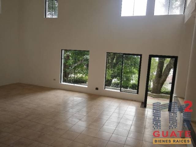 Casa de 380 m2 de construcción en Venta, Mixco — foto 2
