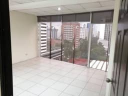 Oficina Amplia en Renta Zona 10 con vistas panorámicas