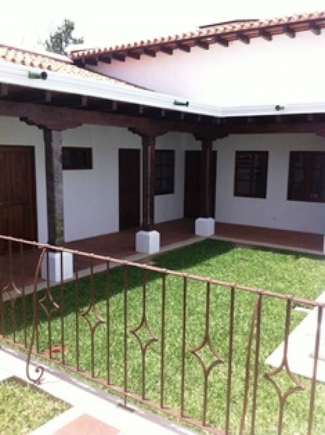 Casa en venta cerca del casco, con ambiente tranquilo — foto 1