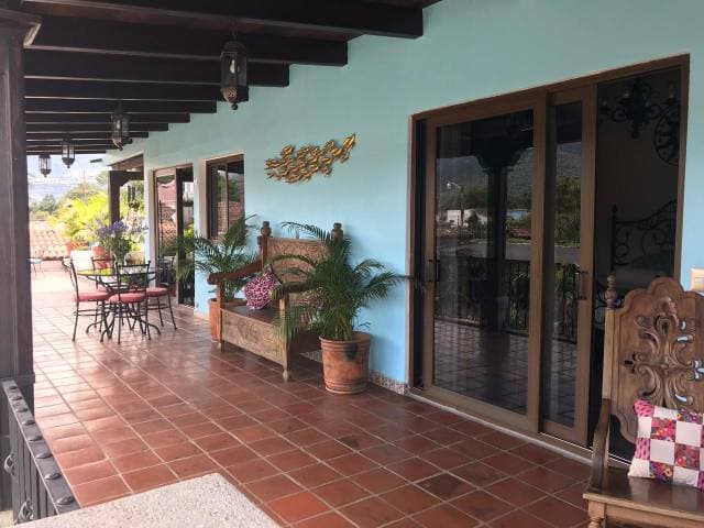 CASA CAMINABLE AL CENTRO DE ANTIGUA GUATEMALA A LA VENTA — foto 14