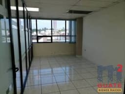 Oficina de 121 m2 de construcción en Renta, Zona 09