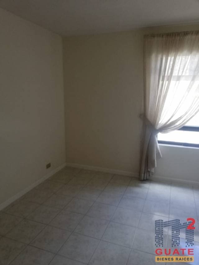 Apartamento de 92 m2 de construcción en Renta, Zona 10 — foto 3