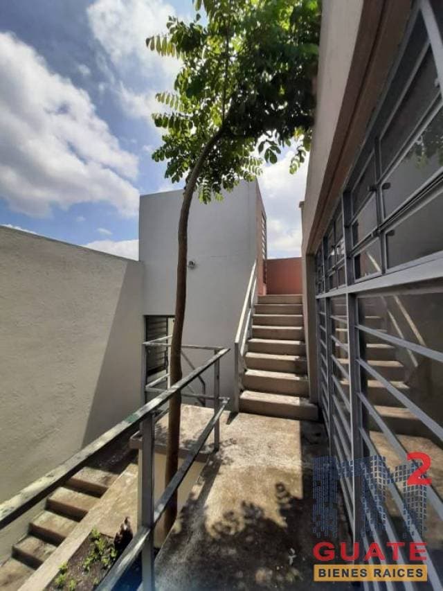 Casa de 244.84 m2 de construcción, en Venta Zona 10 — foto 2