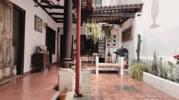 CASA EN VENTA EN ANTIGUA GUATEMALA A CUADRAS DE RESIDENCIAL GRAVILEAS