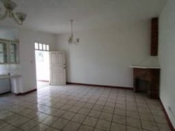Casa en Venta de 1 Nivel en Colonia Mariscal Zona 11