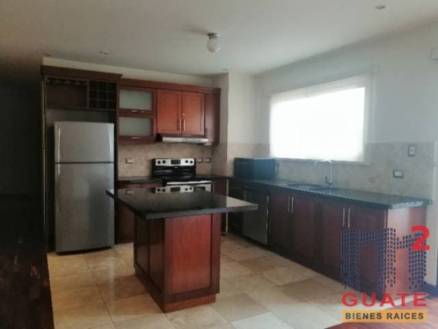 Apartamento de 120 m2 de construcción en Renta, Zona 15 — foto 2